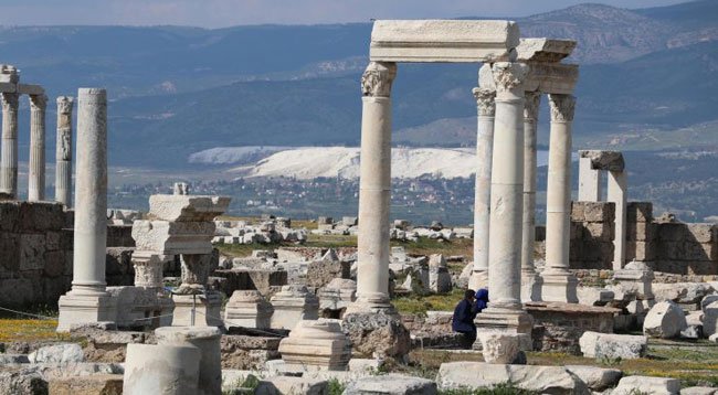 Laodikya'ya Ziyaretçi Akını